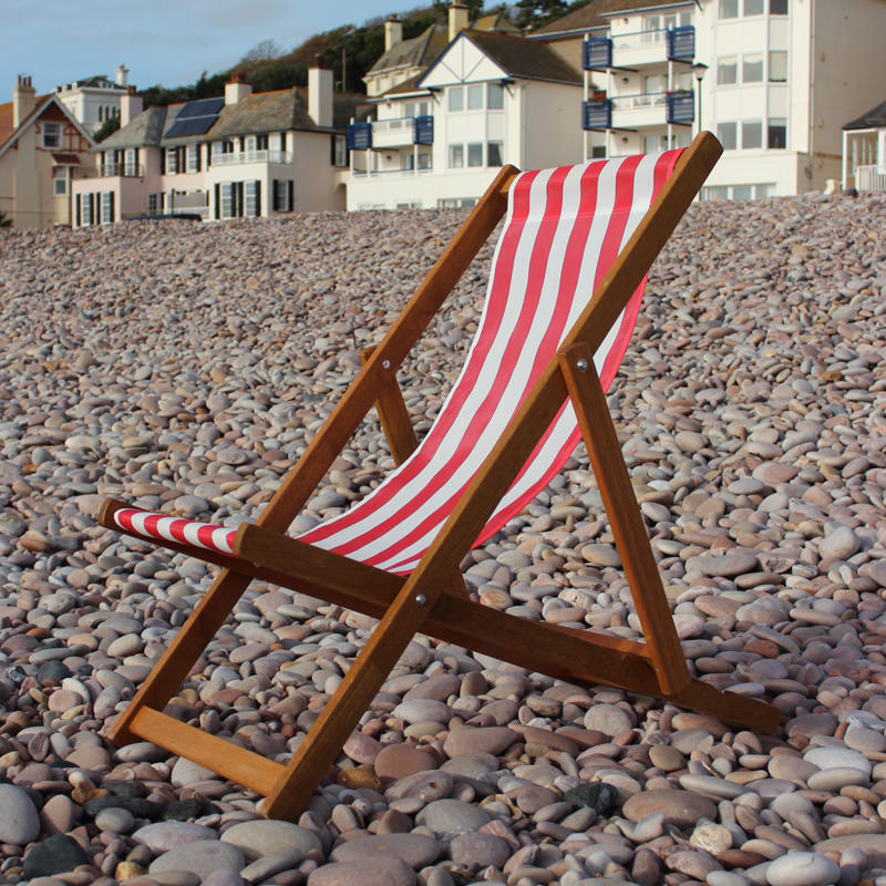 Traditional Red Striped Deckchair 1